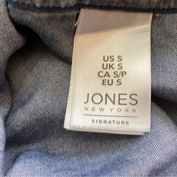 Jones New York Denim button up shirt - Picture 4 of 6